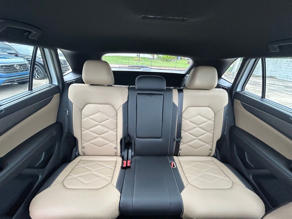 2025 Volkswagen Atlas Cross Sport 2.0T SE w/Technology Tampa FL