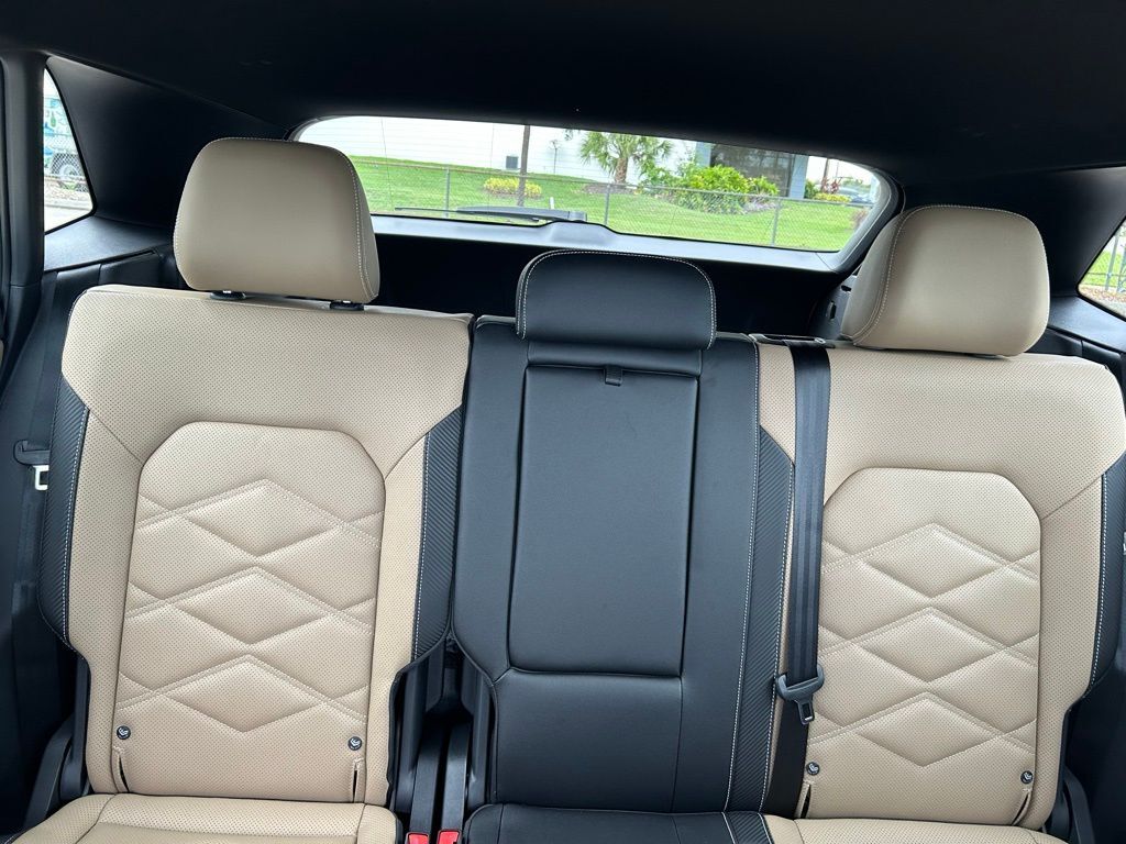 2025 Volkswagen Atlas Cross Sport 2.0T SE w/Technology Tampa FL