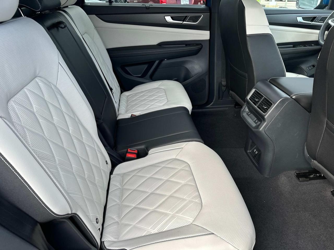 2025 Volkswagen Atlas Cross Sport 2.0T SEL Premium R-Line Woodbridge VA