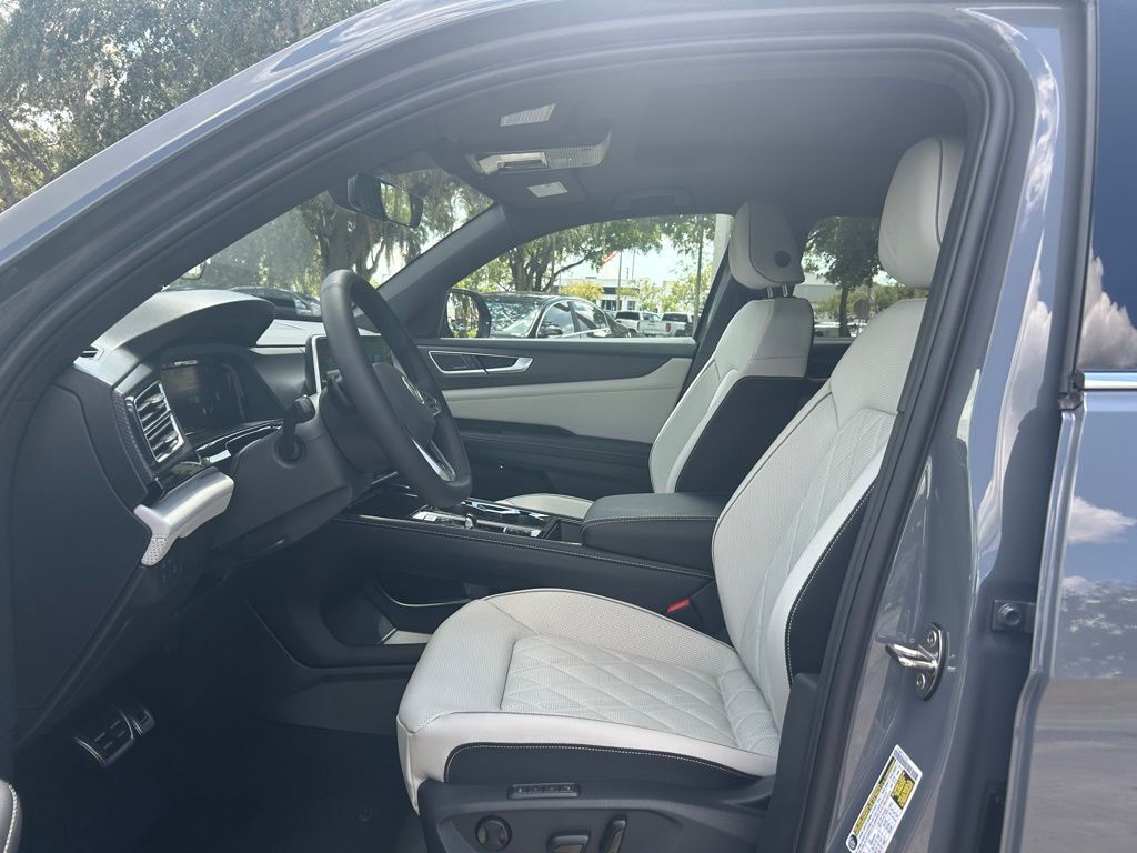 2025 Volkswagen Atlas Cross Sport 2.0T SEL Premium R-Line Tampa FL
