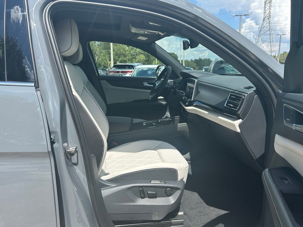 2025 Volkswagen Atlas Cross Sport 2.0T SEL Premium R-Line Tampa FL