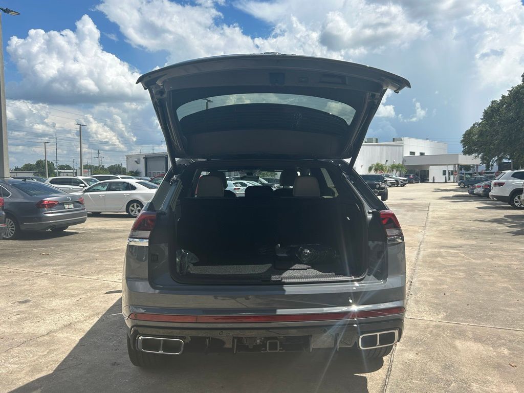 2025 Volkswagen Atlas Cross Sport 2.0T SEL Premium R-Line Tampa FL