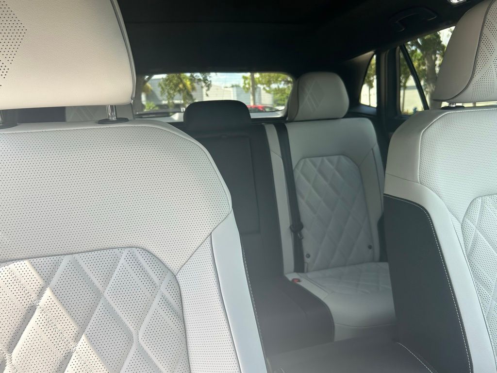 2025 Volkswagen Atlas Cross Sport 2.0T SEL Premium R-Line Tampa FL