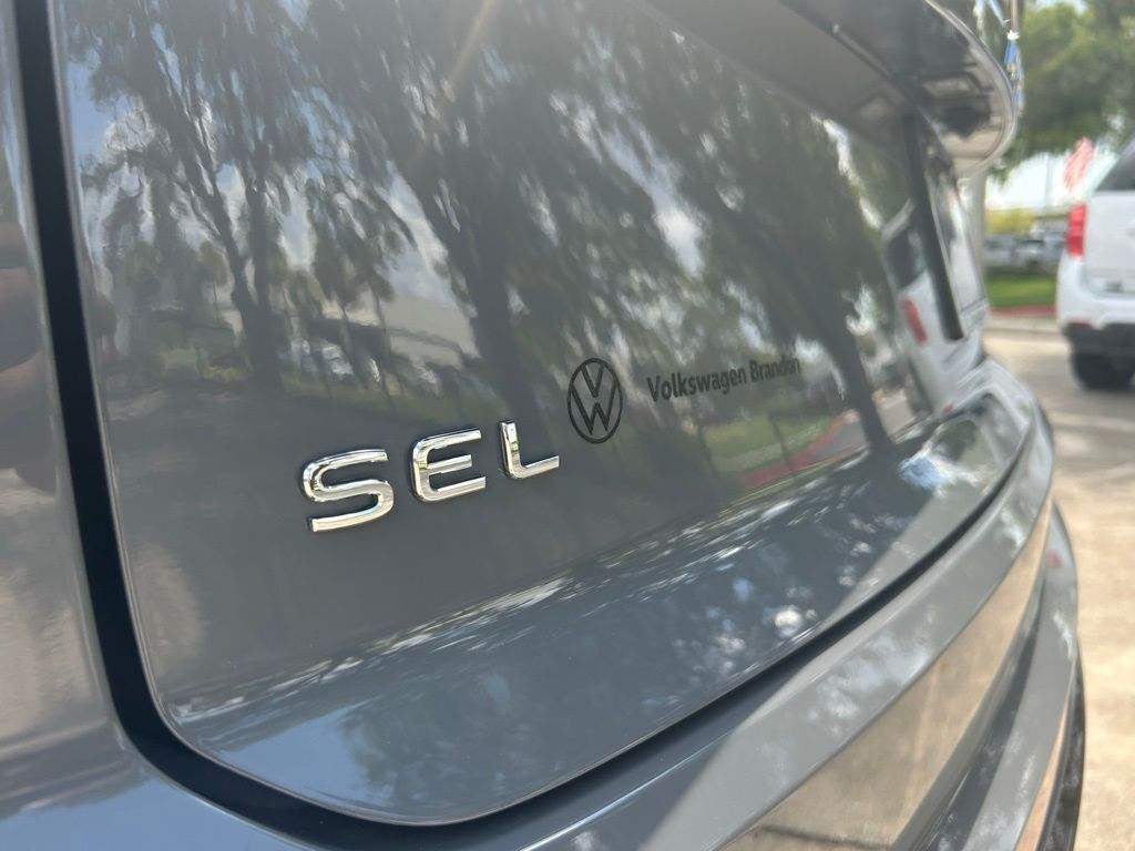2025 Volkswagen Atlas Cross Sport 2.0T SEL Premium R-Line Tampa FL