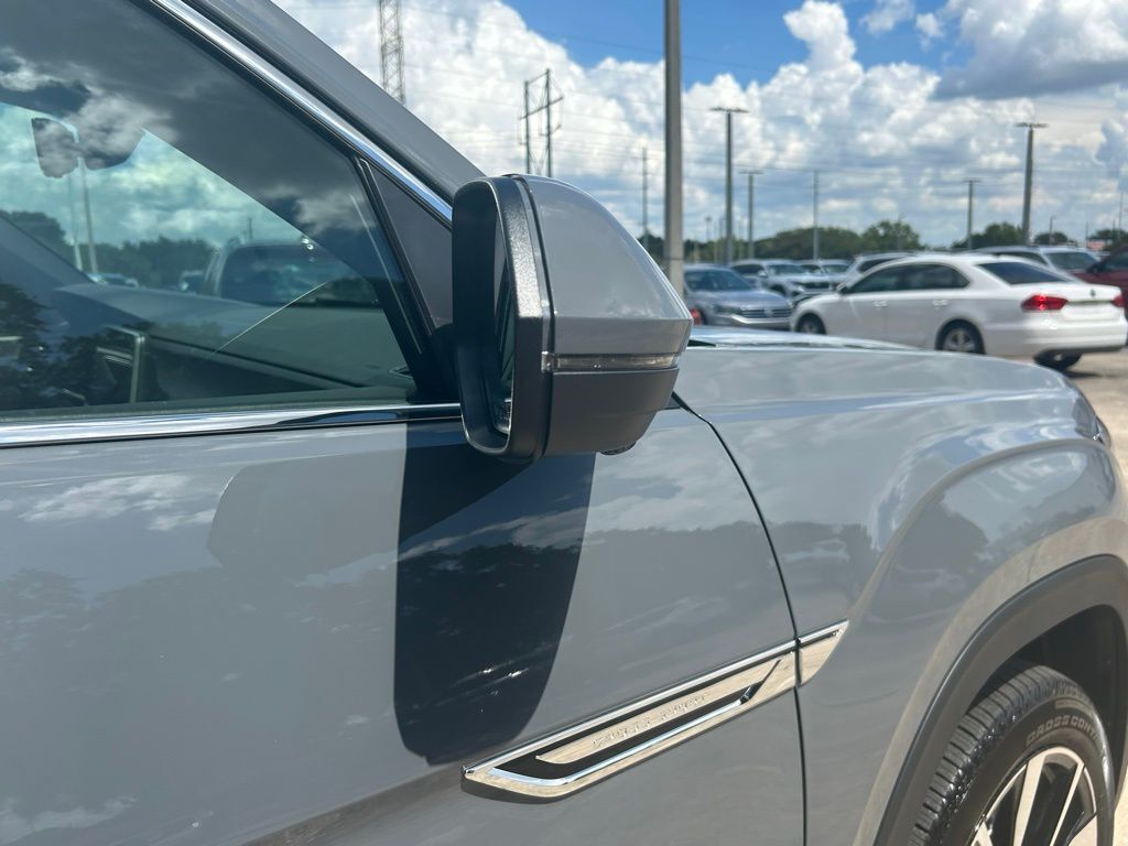 2025 Volkswagen Atlas Cross Sport 2.0T SEL Premium R-Line Tampa FL