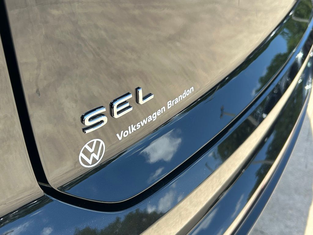 2025 Volkswagen Atlas Cross Sport 2.0T SEL Premium R-Line Tampa FL
