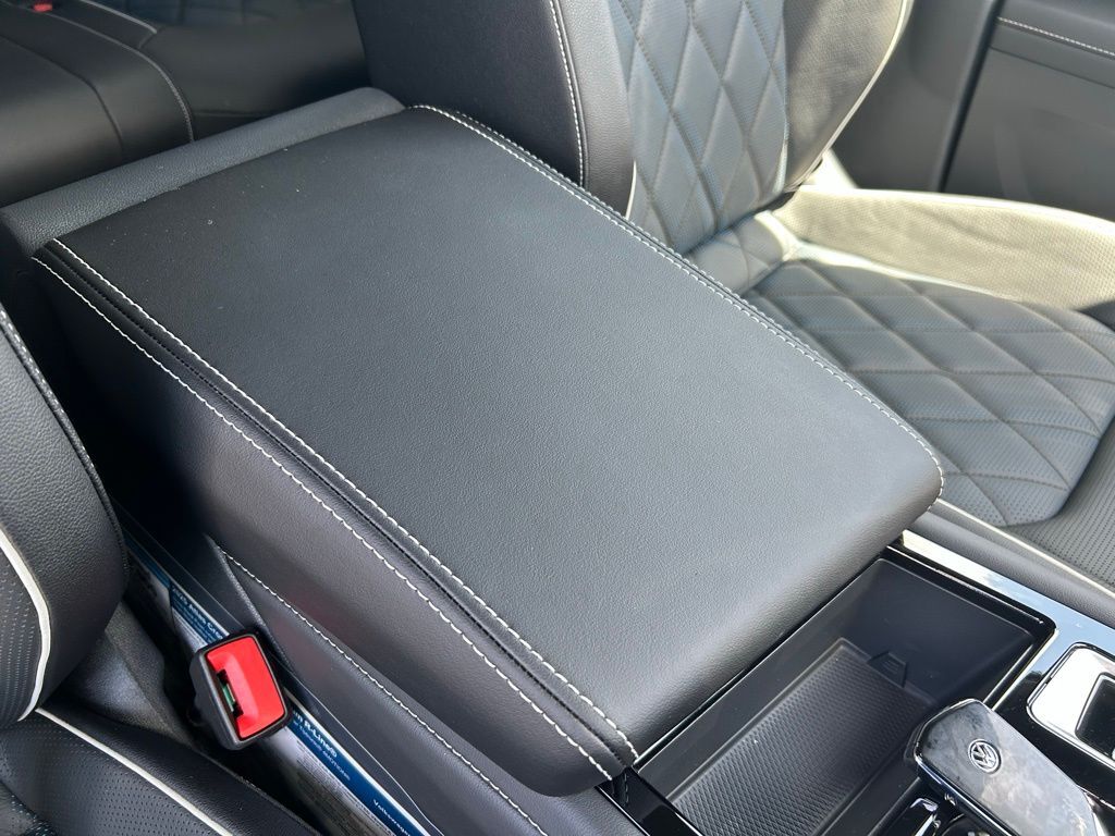 2025 Volkswagen Atlas Cross Sport 2.0T SEL Premium R-Line Tampa FL