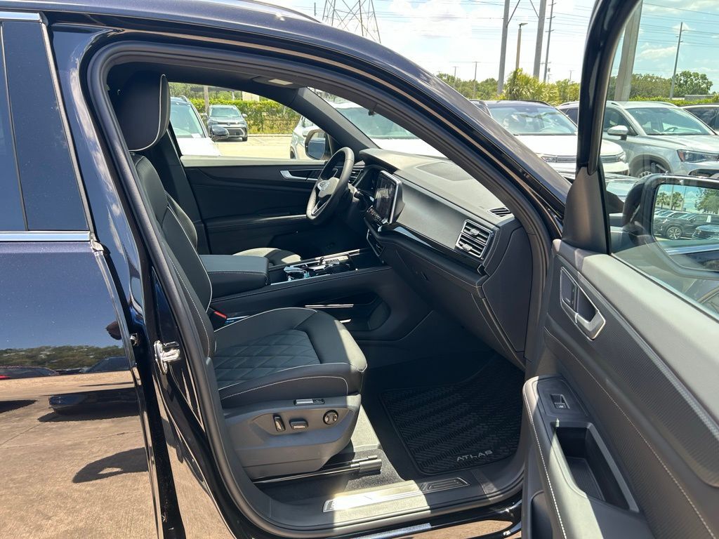 2025 Volkswagen Atlas Cross Sport 2.0T SEL Premium R-Line Tampa FL