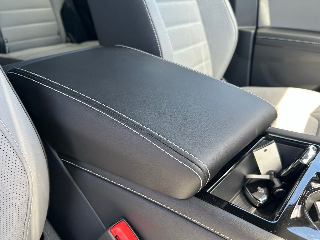 2025 Volkswagen Atlas Cross Sport 2.0T SEL R-Line Black Tampa FL