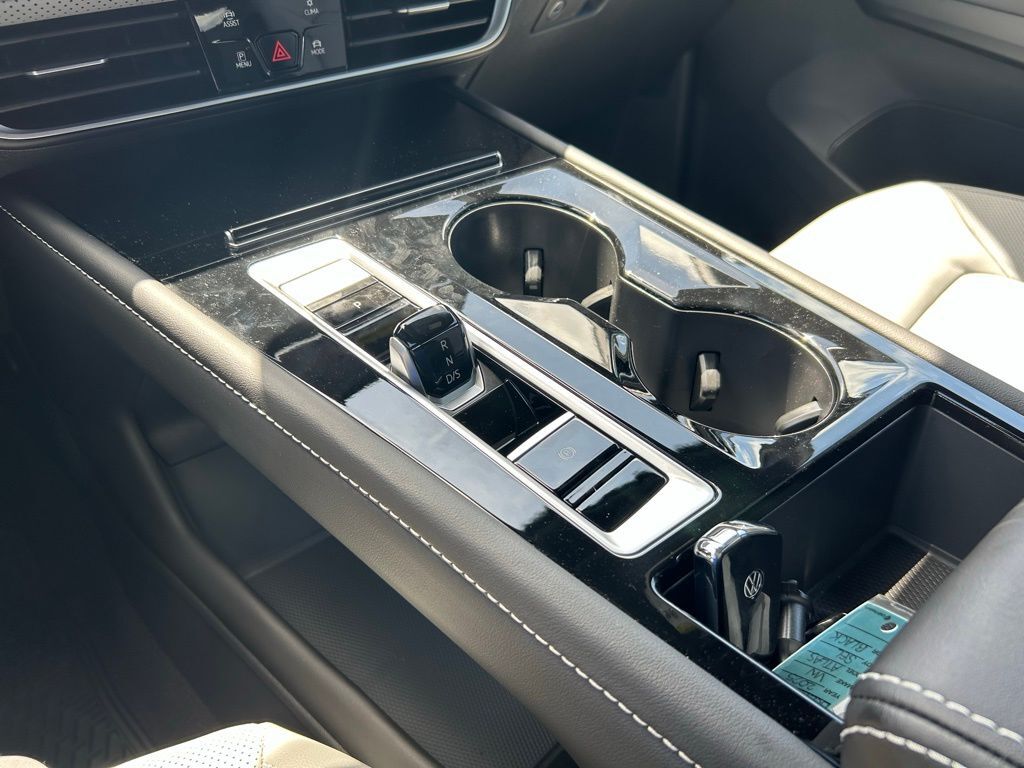 2025 Volkswagen Atlas Cross Sport 2.0T SEL R-Line Black Tampa FL