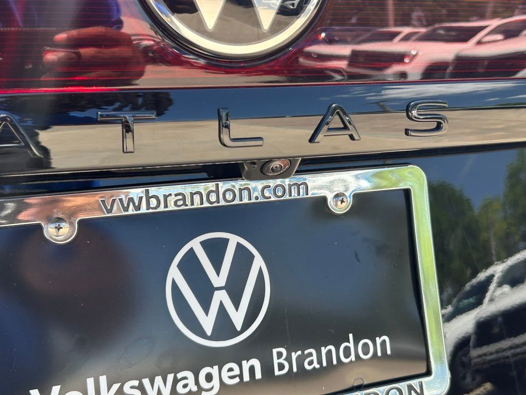 2025 Volkswagen Atlas Cross Sport 2.0T SEL R-Line Black Tampa FL