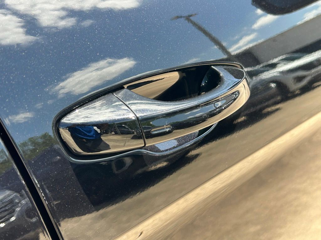 2025 Volkswagen Atlas Cross Sport 2.0T SEL R-Line Black Tampa FL