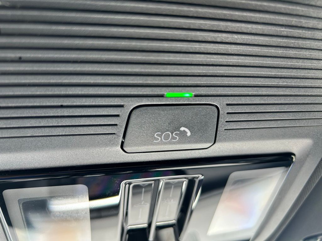 2025 Volkswagen Atlas Cross Sport 2.0T SEL R-Line Black Tampa FL