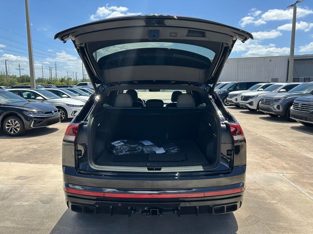 2025 Volkswagen Atlas Cross Sport 2.0T SEL R-Line Black Tampa FL