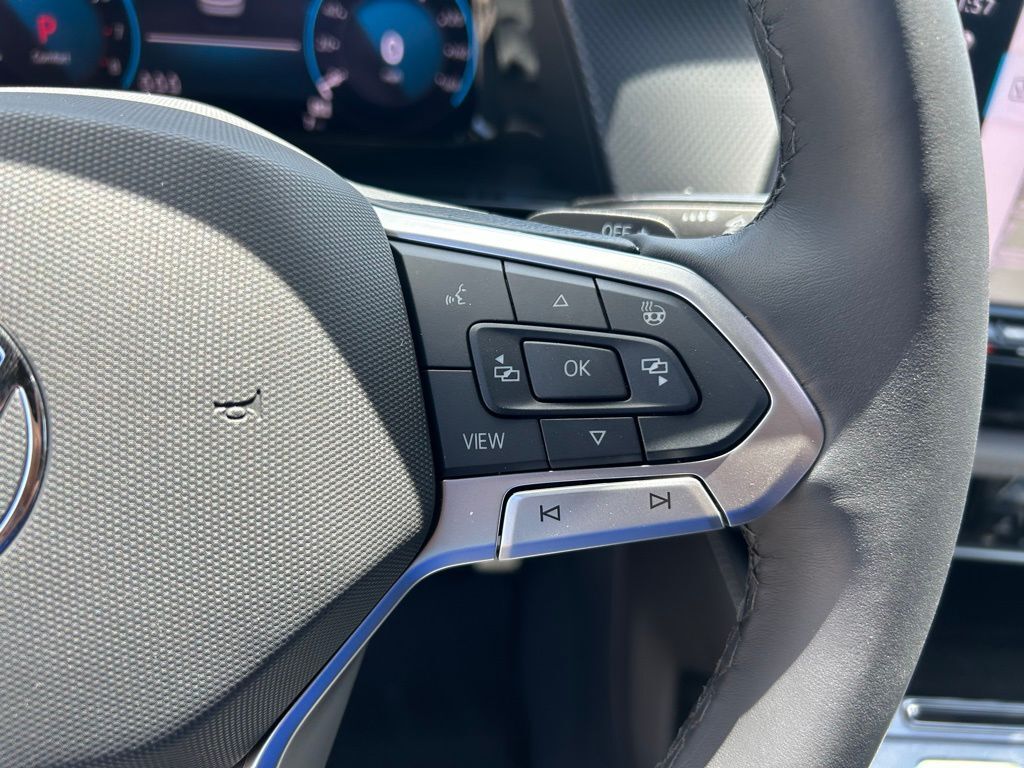 2025 Volkswagen Atlas Cross Sport 2.0T SEL R-Line Black Tampa FL