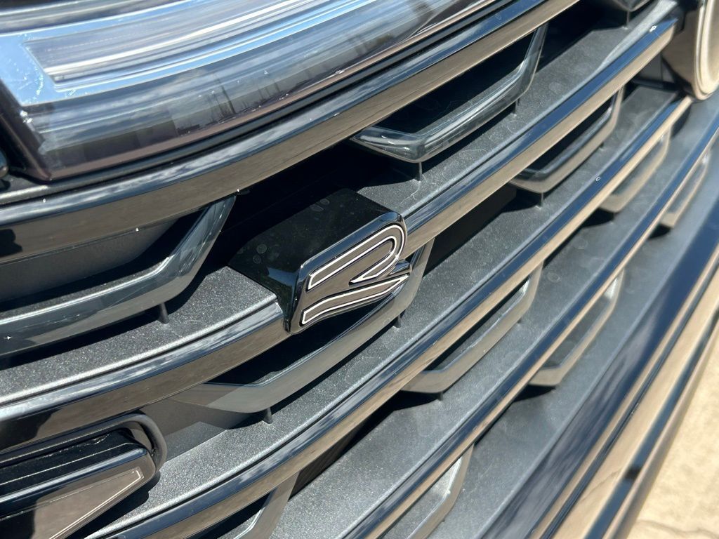 2025 Volkswagen Atlas Cross Sport 2.0T SEL R-Line Black Tampa FL