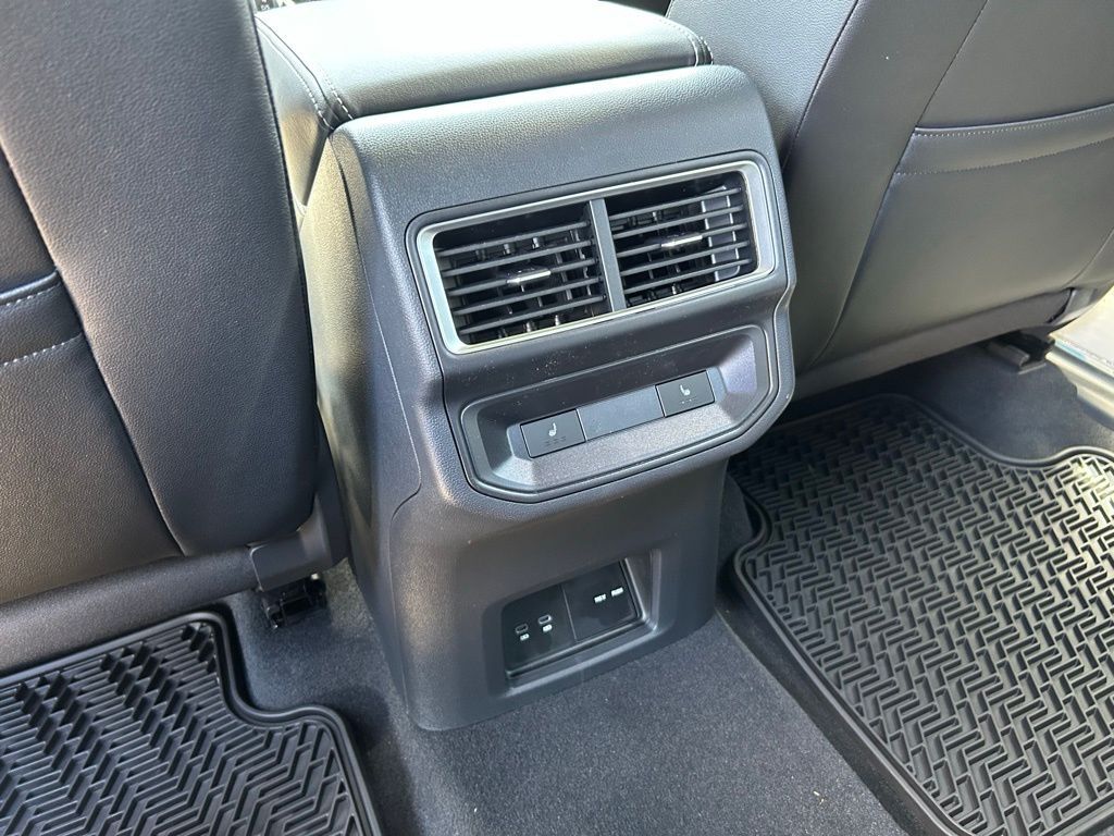 2025 Volkswagen Atlas Cross Sport 2.0T SEL R-Line Black Tampa FL