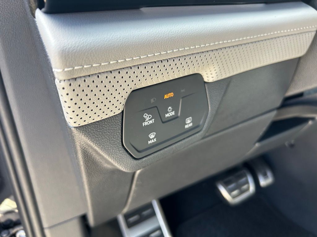 2025 Volkswagen Atlas Cross Sport 2.0T SEL R-Line Black Tampa FL