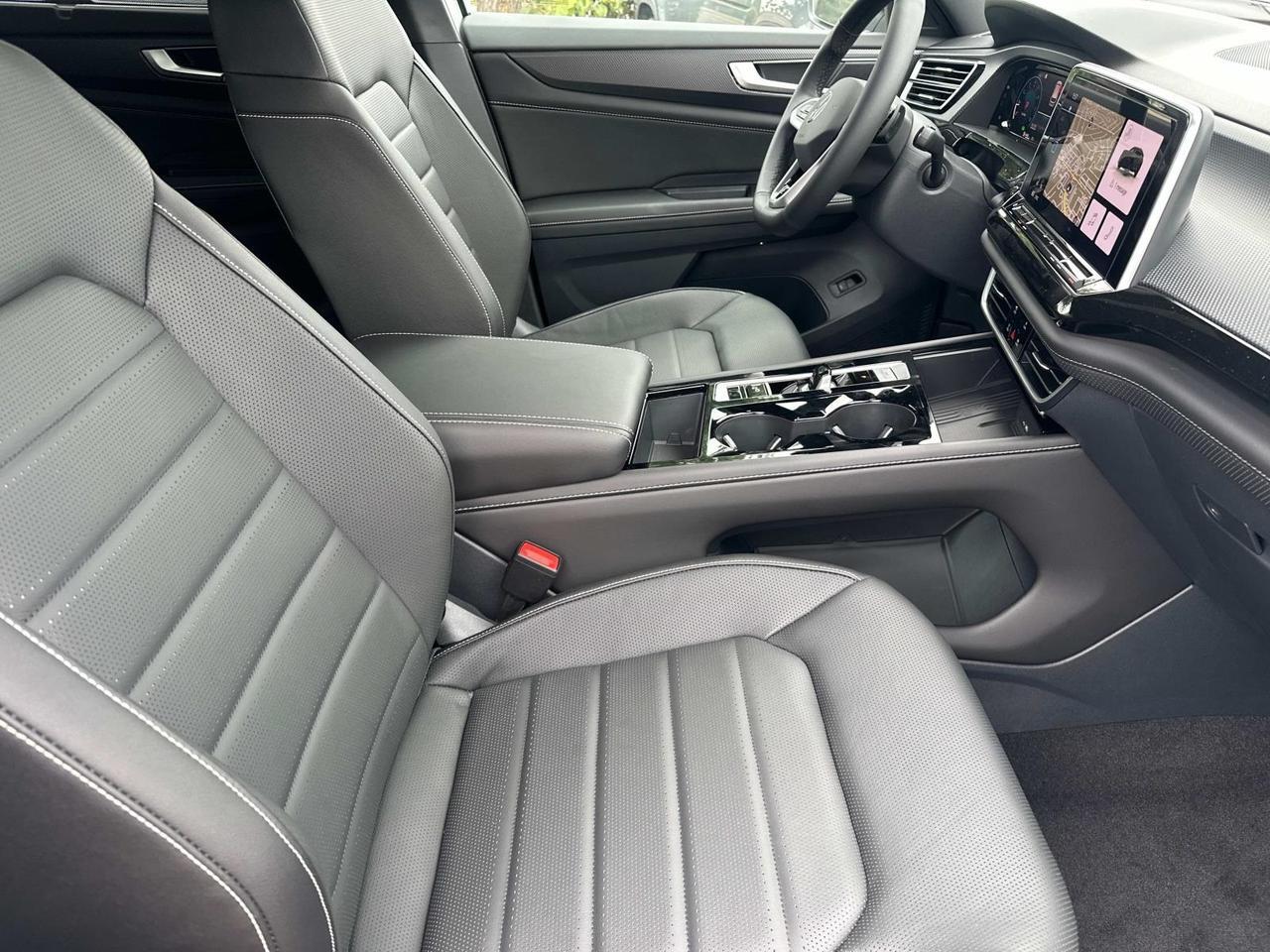 2025 Volkswagen Atlas Cross Sport 2.0T SEL R-Line Woodbridge VA