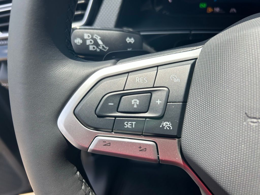 2025 Volkswagen Atlas Cross Sport 2.0T SEL R-Line Tampa FL