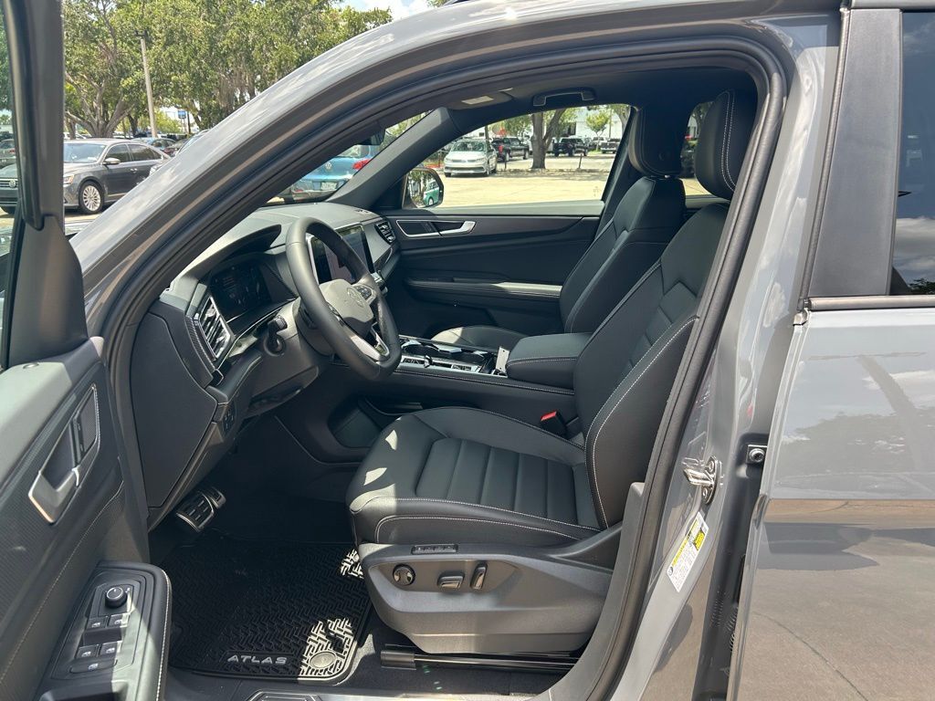 2025 Volkswagen Atlas Cross Sport 2.0T SEL R-Line Tampa FL