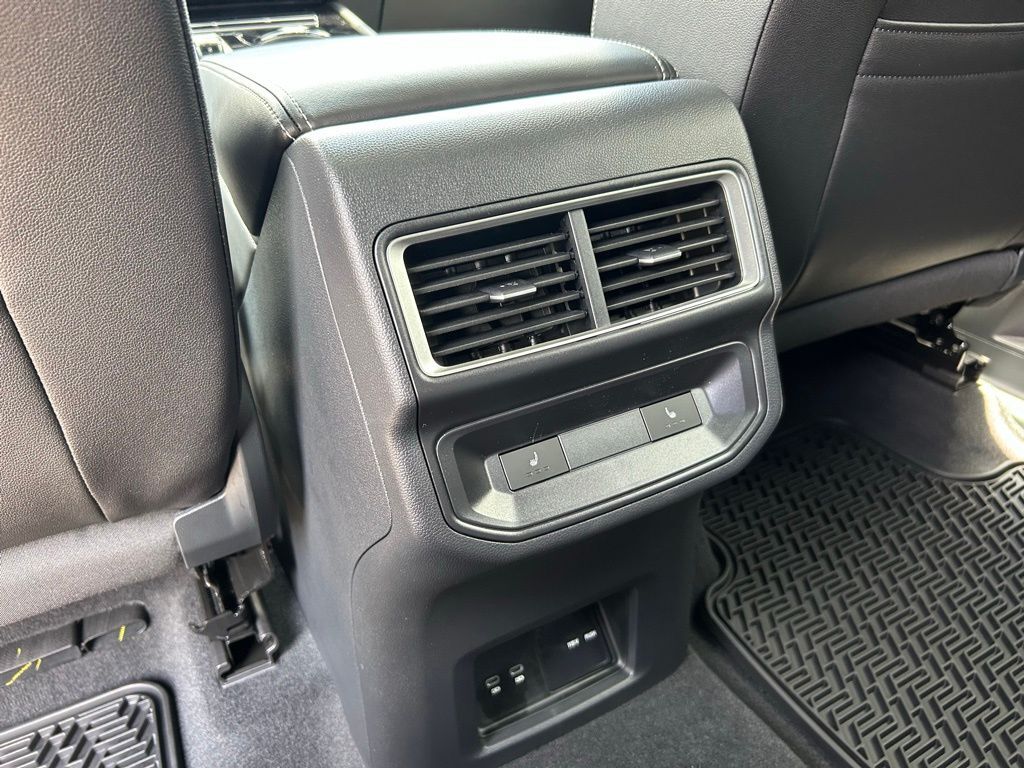 2025 Volkswagen Atlas Cross Sport 2.0T SEL R-Line Tampa FL