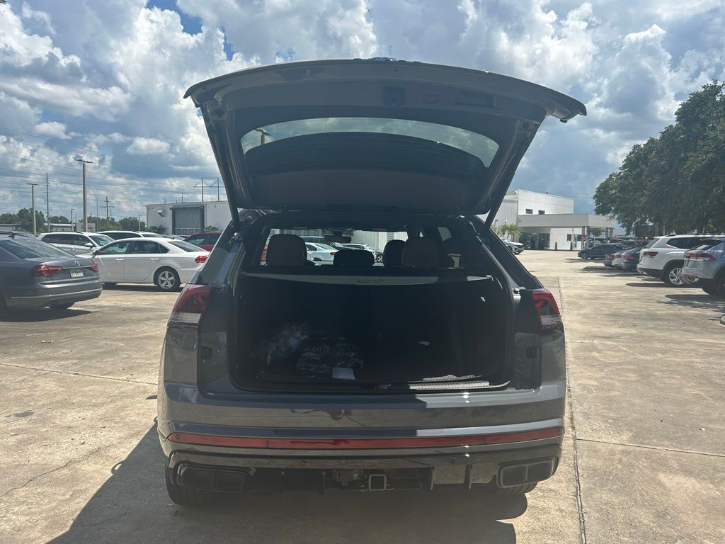 2025 Volkswagen Atlas Cross Sport 2.0T SEL R-Line Tampa FL