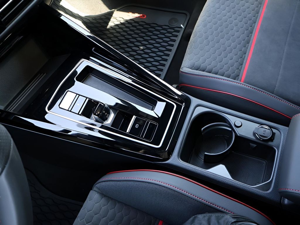 2025 Volkswagen Golf GTI 2.0T SE