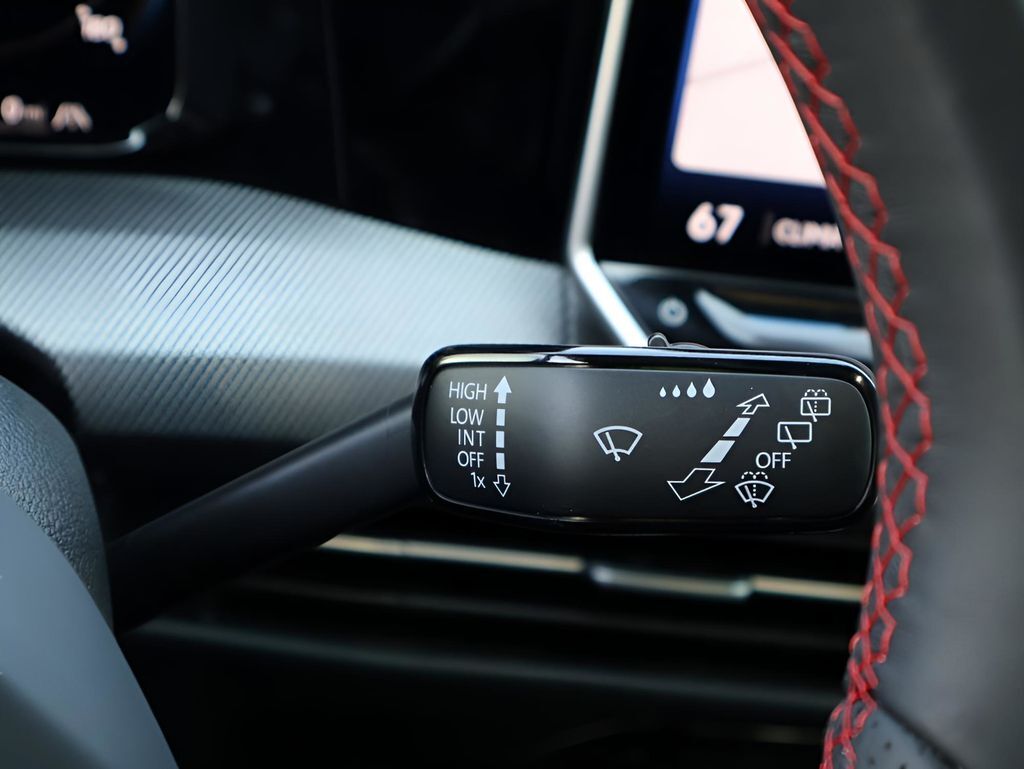 2025 Volkswagen Golf GTI 2.0T SE