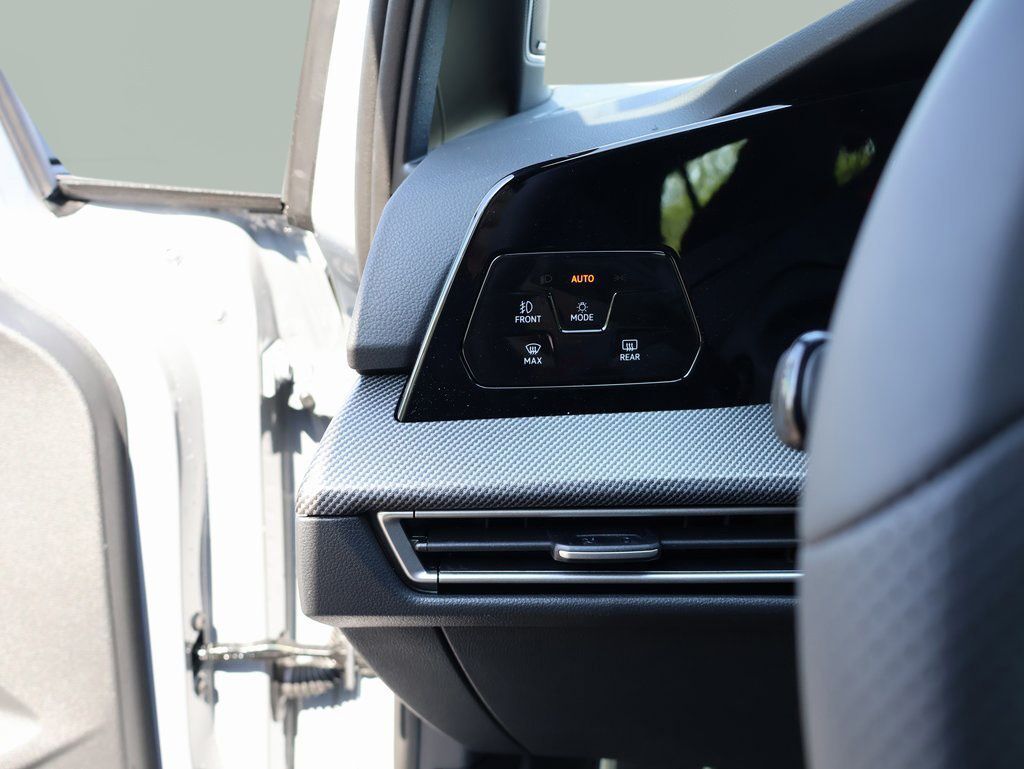 2025 Volkswagen Golf GTI 2.0T SE