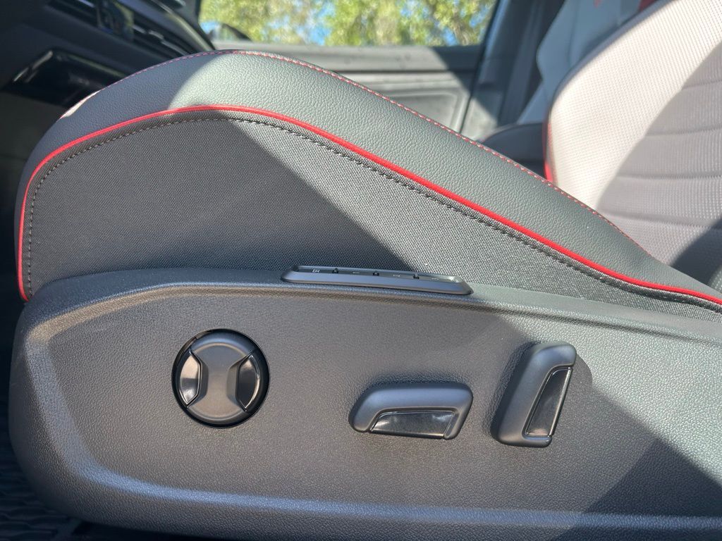 2025 Volkswagen Golf GTI 2.0T SE Tampa FL