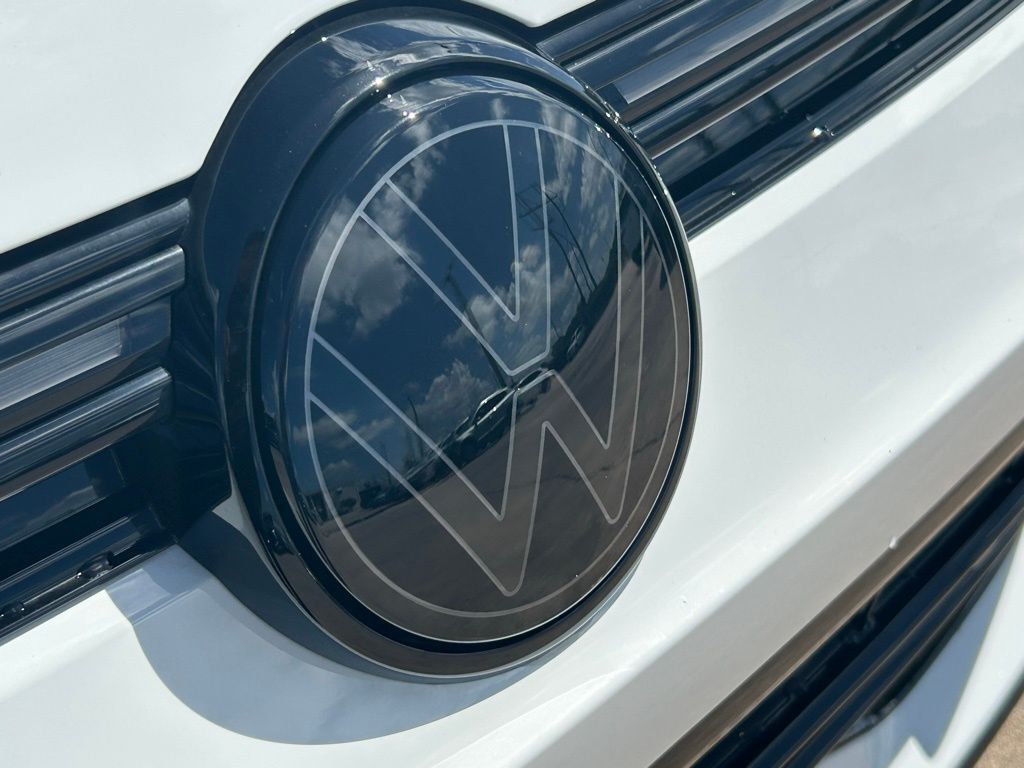 2025 Volkswagen Golf R 2.0T Tampa FL