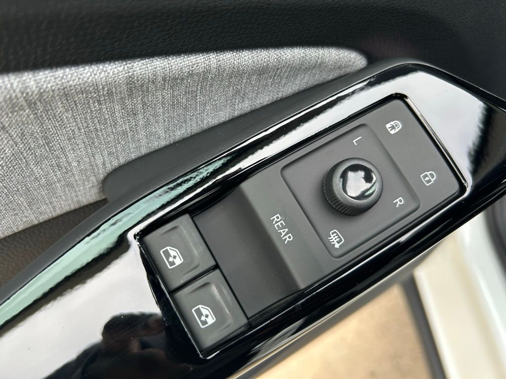 2025 Volkswagen ID.4 Pro Tampa FL
