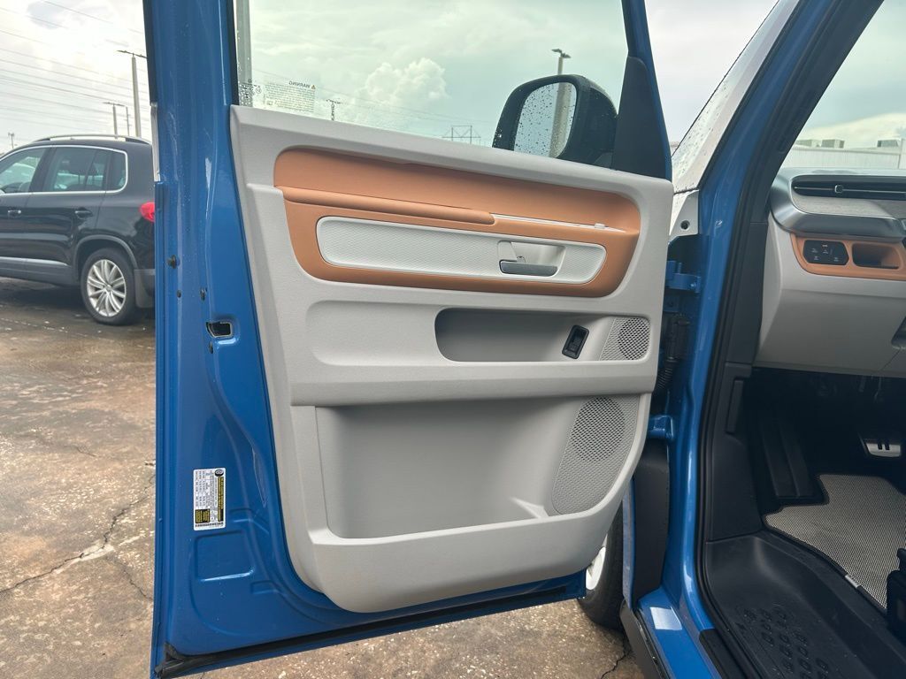 2025 Volkswagen ID. Buzz Tampa FL