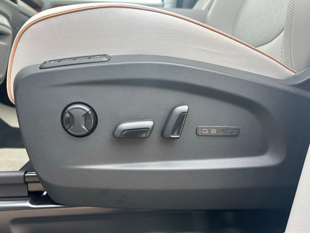 2025 Volkswagen ID. Buzz Tampa FL