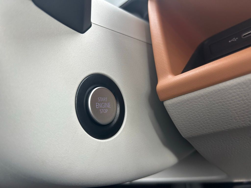 2025 Volkswagen ID. Buzz Tampa FL