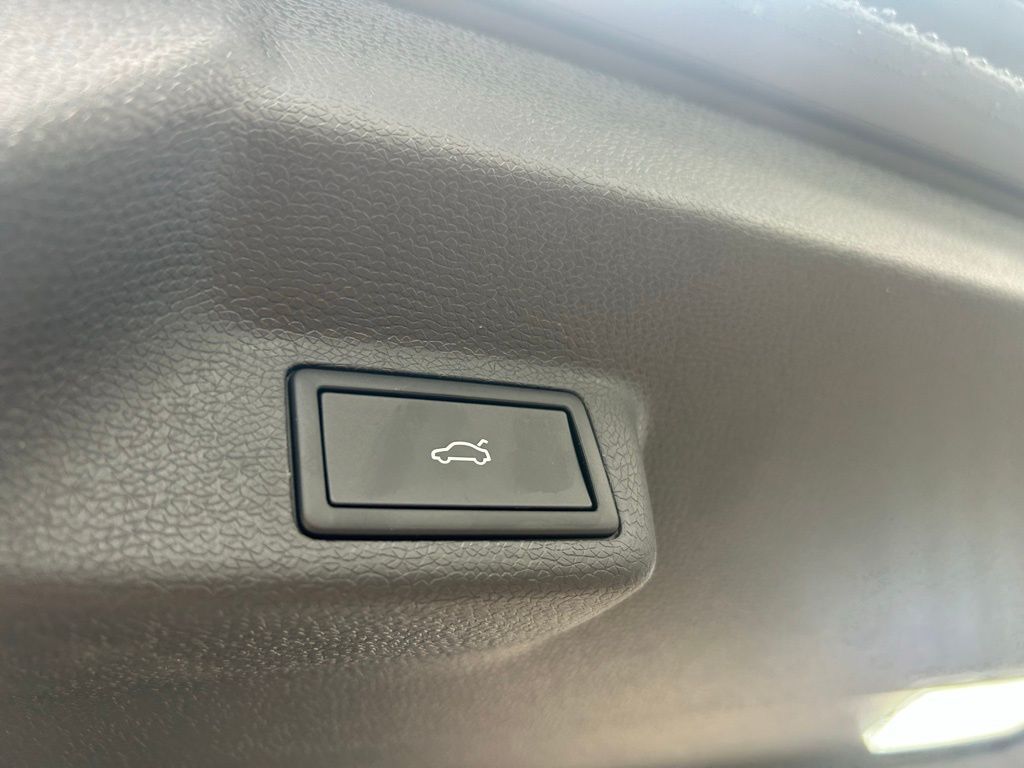 2025 Volkswagen ID. Buzz Tampa FL