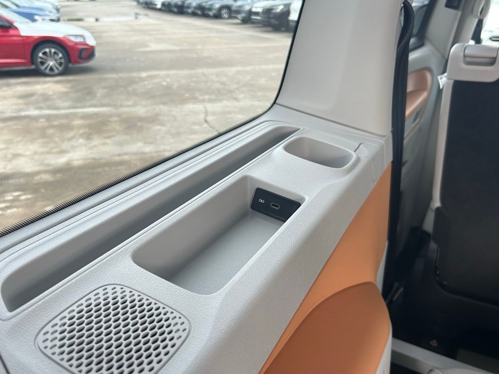 2025 Volkswagen ID. Buzz Tampa FL