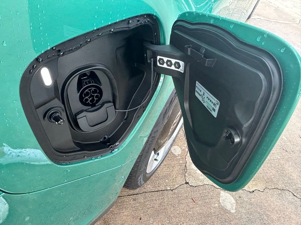 2025 Volkswagen ID. Buzz Tampa FL