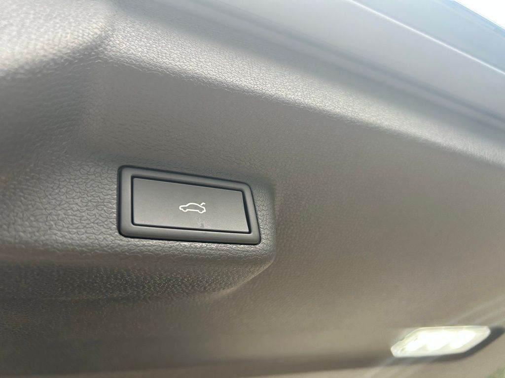 2025 Volkswagen ID. Buzz Tampa FL