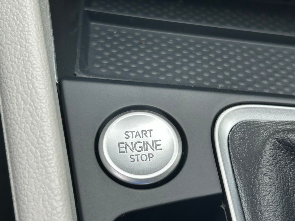 2025 Volkswagen Jetta 1.5T SE Tampa FL