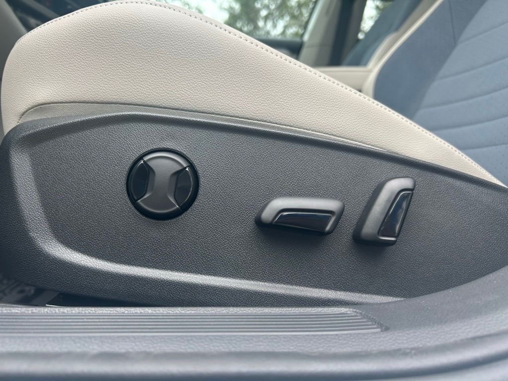 2025 Volkswagen Jetta 1.5T SE Tampa FL
