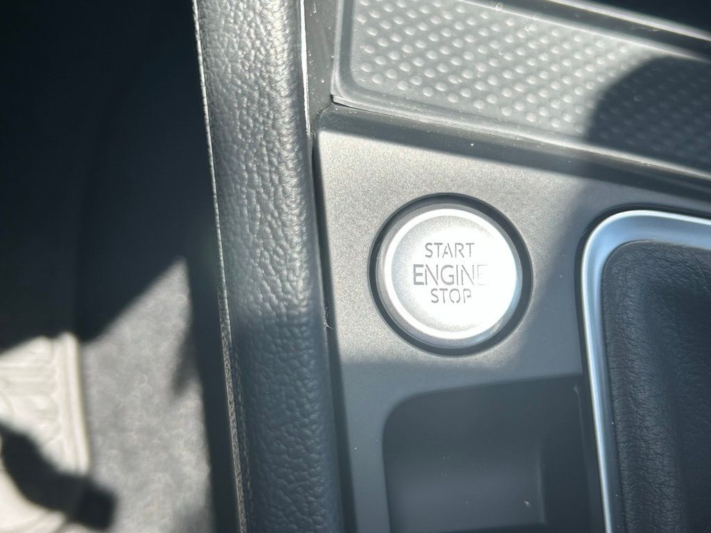 2025 Volkswagen Jetta 1.5T SE Tampa FL