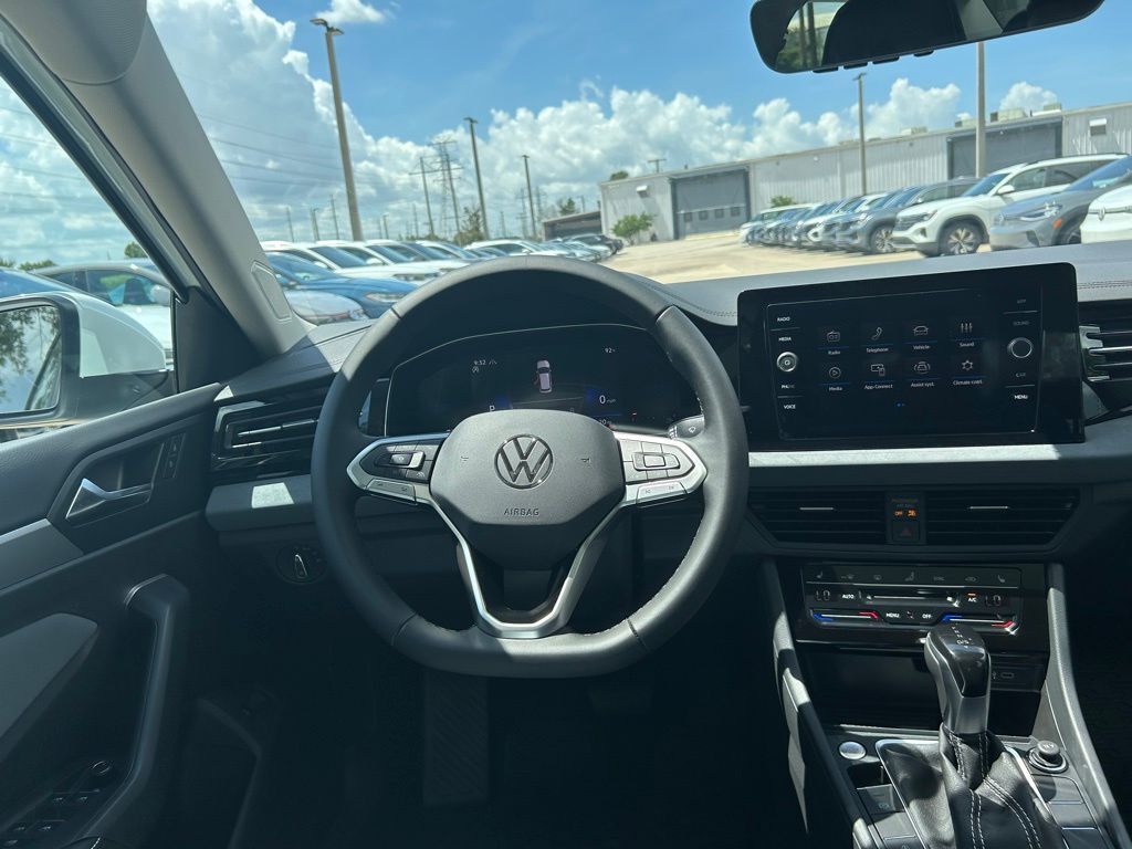 2025 Volkswagen Jetta 1.5T SE Tampa FL
