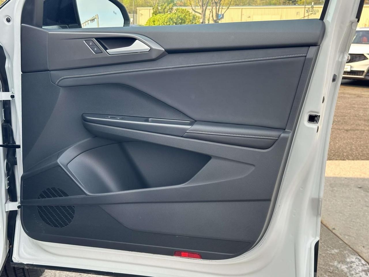 2025 Volkswagen Taos 1.5T SE Black Woodbridge VA