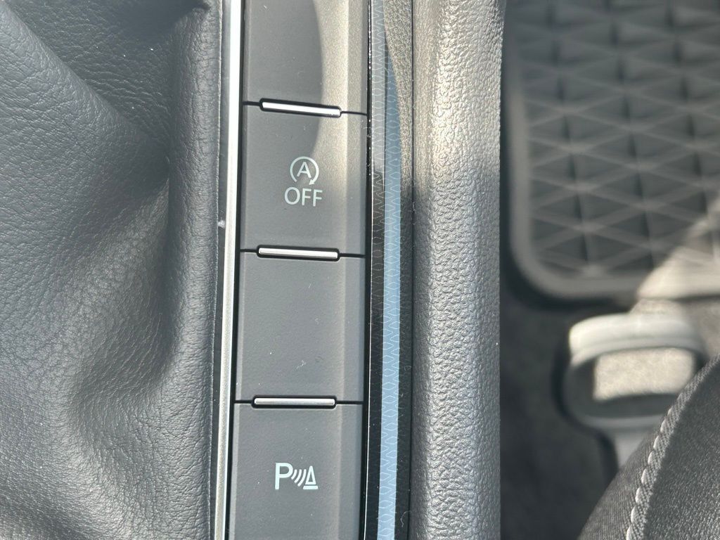 2025 Volkswagen Taos 1.5T SE Black Tampa FL