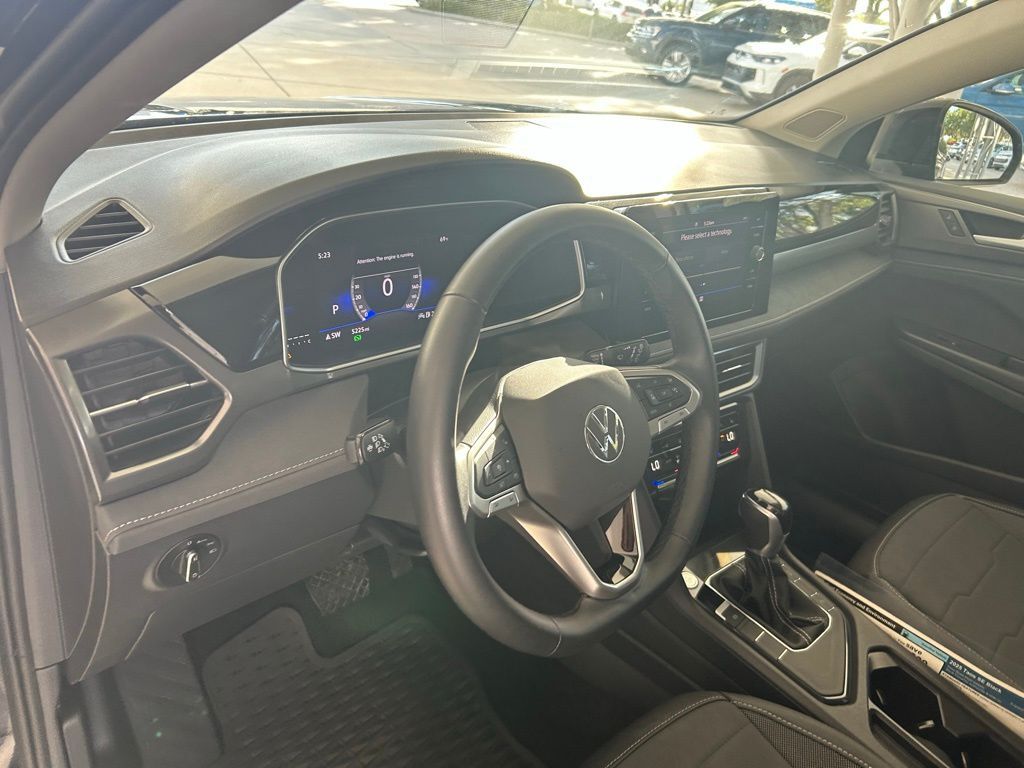 2025 Volkswagen Taos 1.5T SE Black Tampa FL