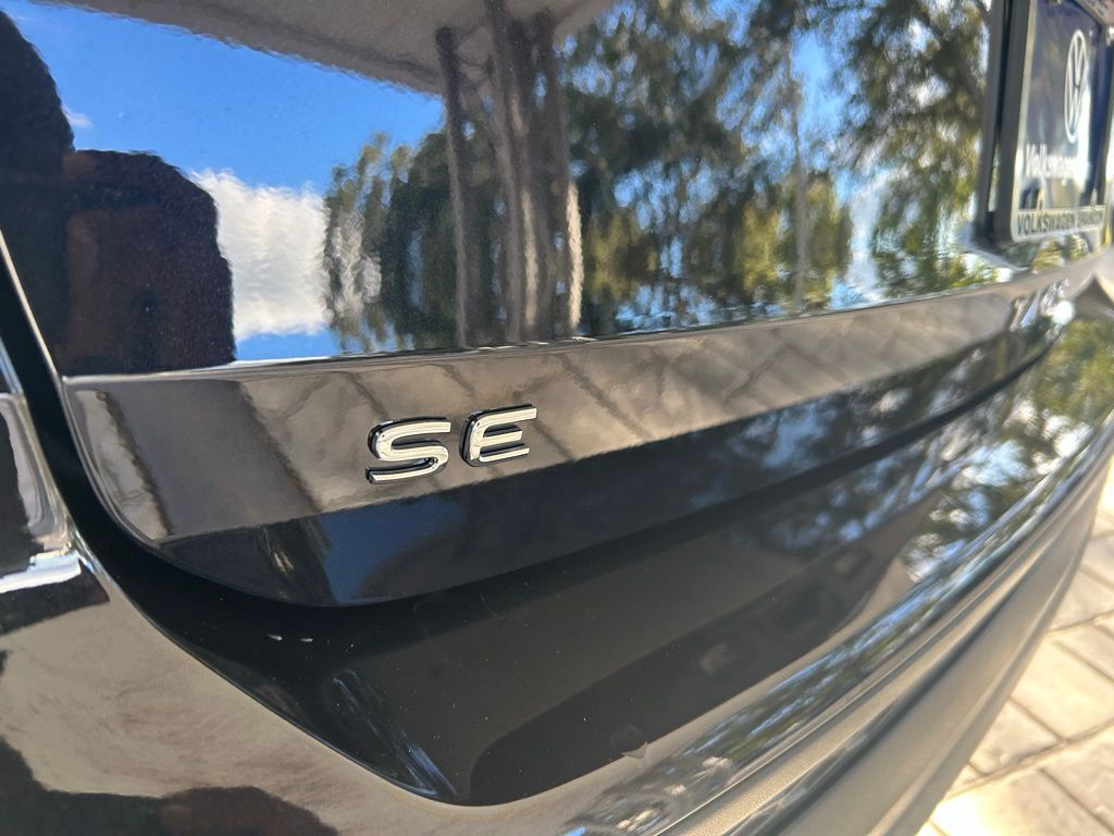 2025 Volkswagen Taos 1.5T SE Black Tampa FL