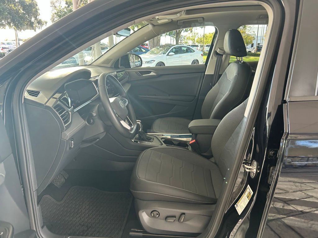 2025 Volkswagen Taos 1.5T SE Black Tampa FL