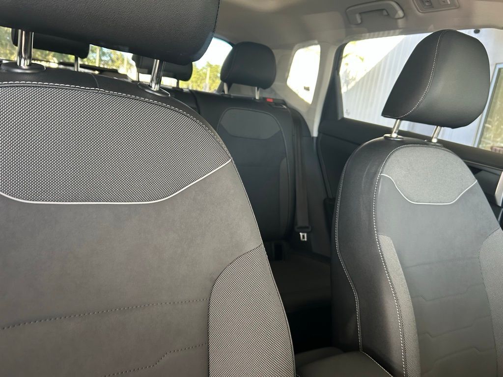 2025 Volkswagen Taos 1.5T SE Black Tampa FL